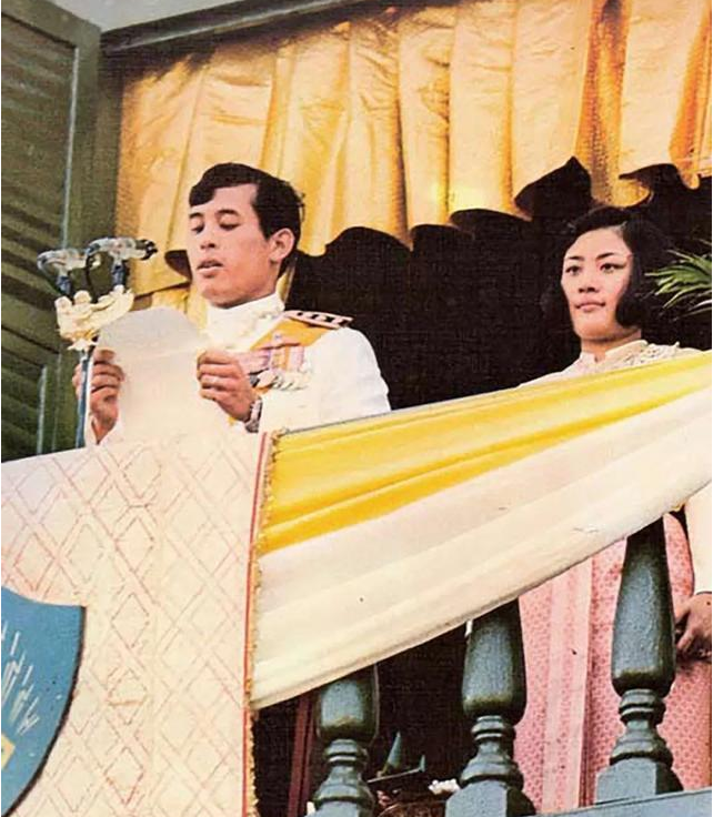 哪怕与国王玛哈有着不愉快的过往,但颂莎瓦丽作为王室的一员,却从来都