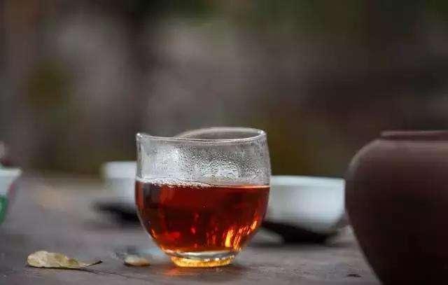 冬日夜间喝一杯茶会失眠吗