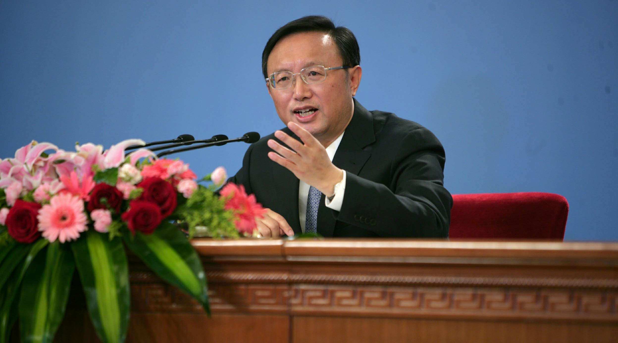 【环球时报】杨洁篪同蓬佩奥通电话：立即停止干涉中国内政