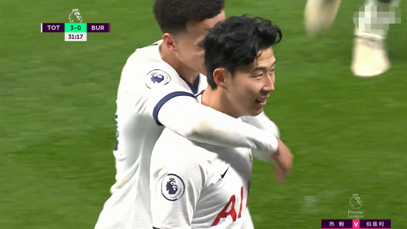 孙兴慜疯狂滑跪庆祝!暴力奔袭70米甩开8人,这一刻梅西附体