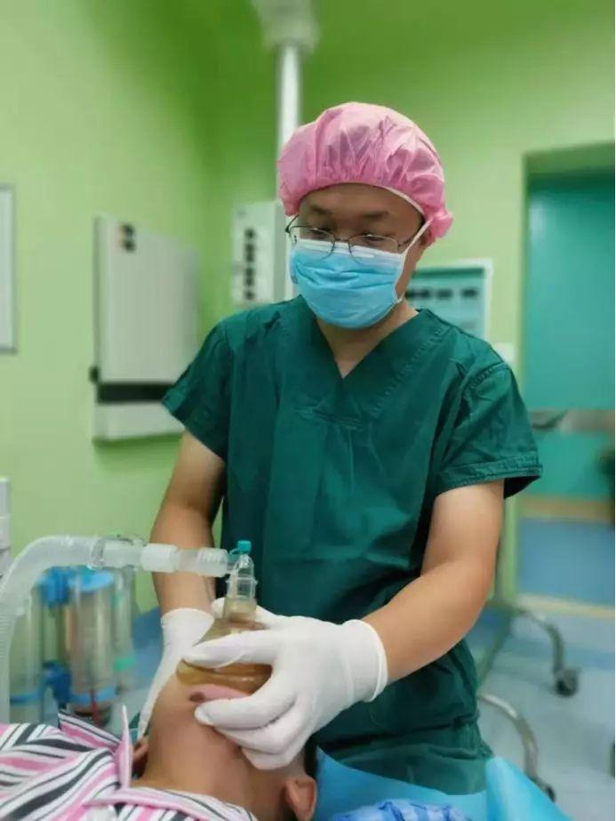 【河北青年报】病床前，这位医生突然演起了孙悟空……