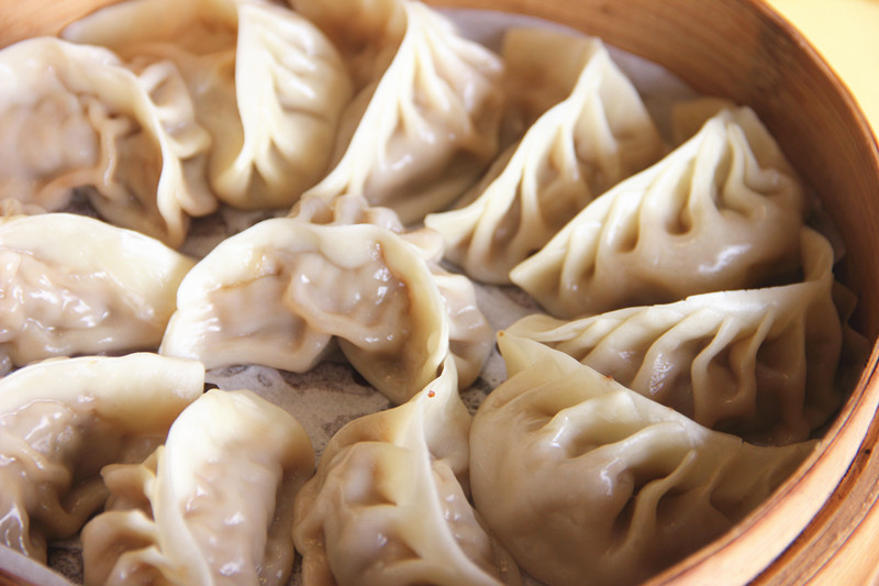 来到古朴的扬州邵伯老街,品味舌尖的扬州美食,看特色的民俗表演