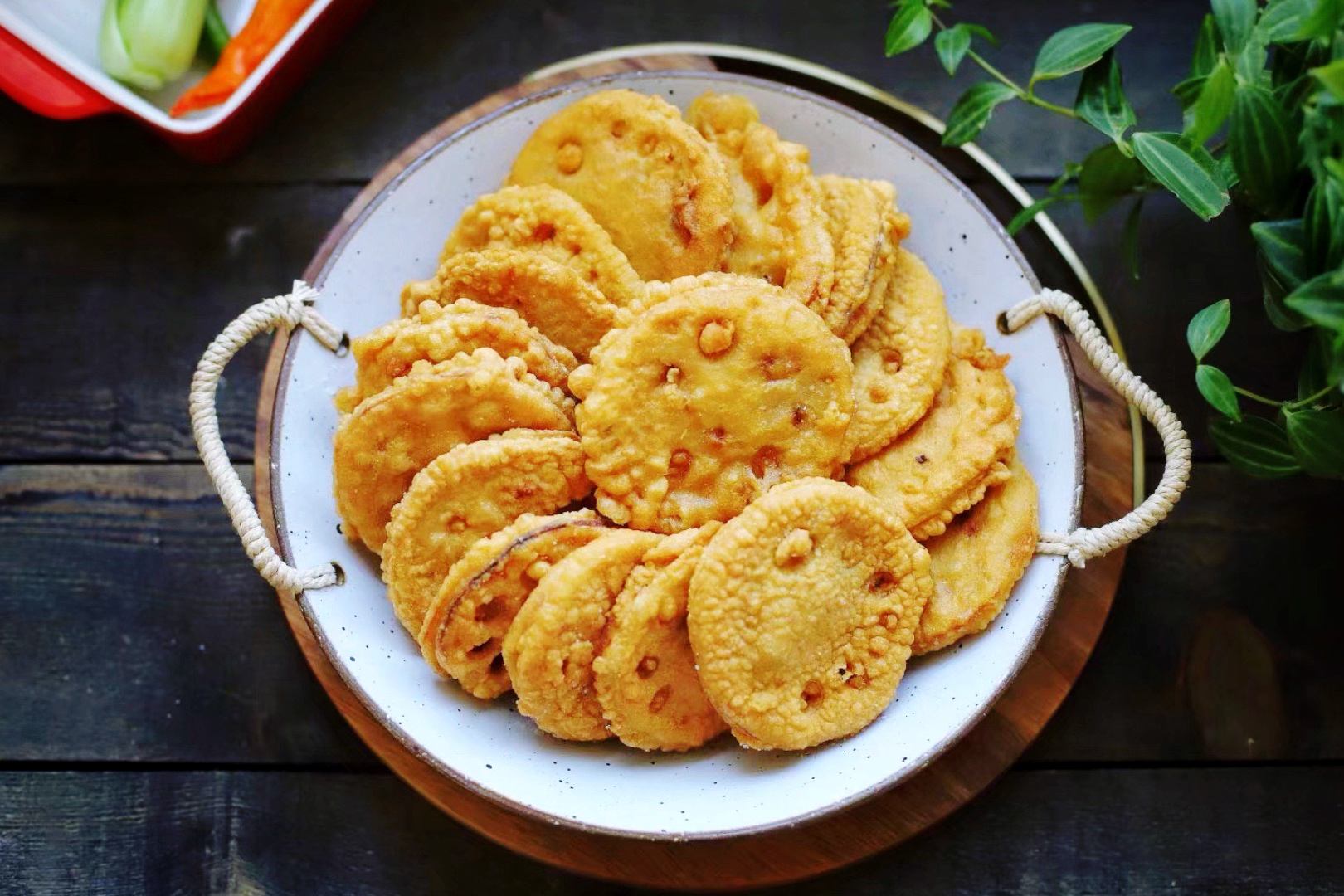 自己在家炸藕盒时,只要掌握了这一点,藕盒又香又脆,还不会油腻