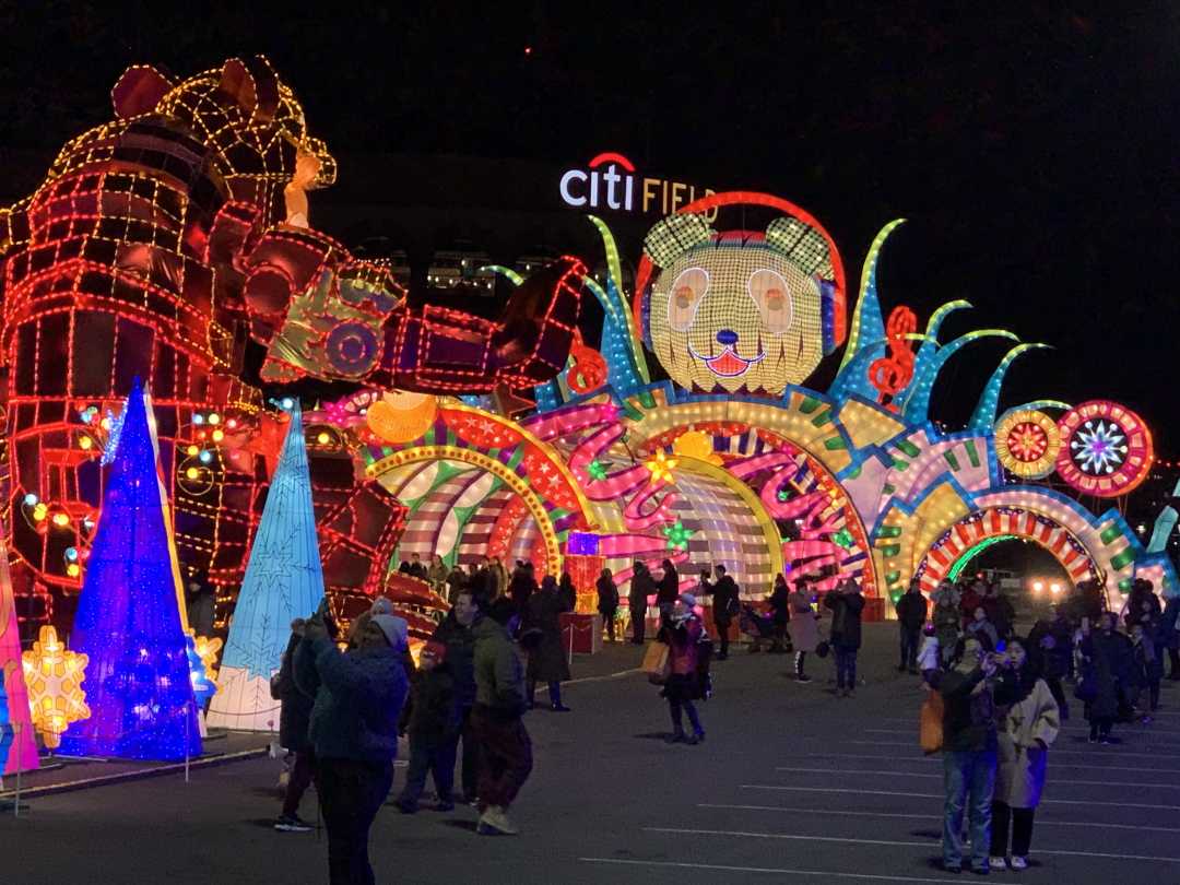 经济日报■“天下华灯”嘉年华在纽约花旗球场举办 点亮北美最大彩灯盛会