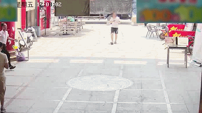 中国经济网■哈哈哈哈哈……年度爆笑新闻震撼来袭！笑到头秃！