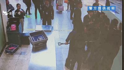 「半岛晨报」小伙“强闯”机场安检，竟为了……网友：拍电视剧呢？