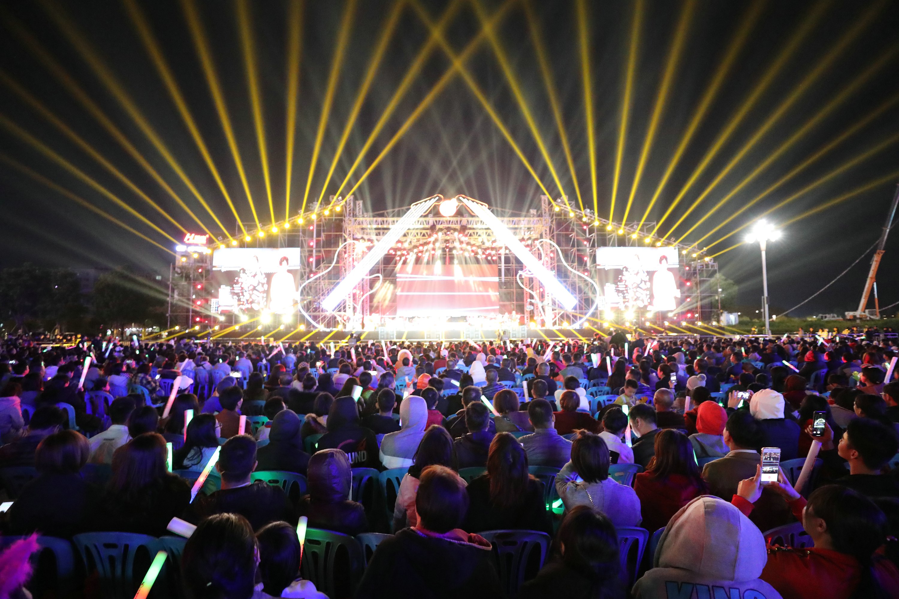 美爆!廉江人的音乐盛宴燃爆九洲江,橙乡盛会尽显魅力