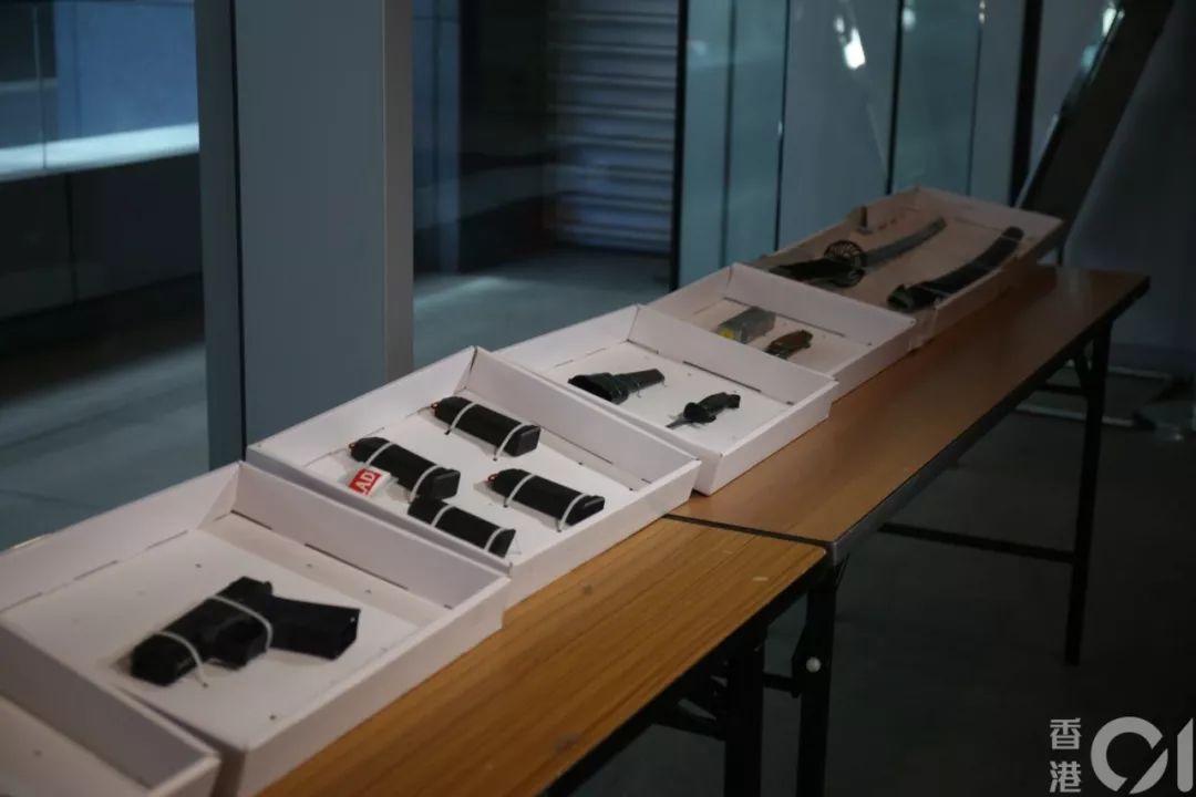 广州日报：一支真枪，105发子弹，港警首次缴获真枪实弹！暴徒计划极其歹毒