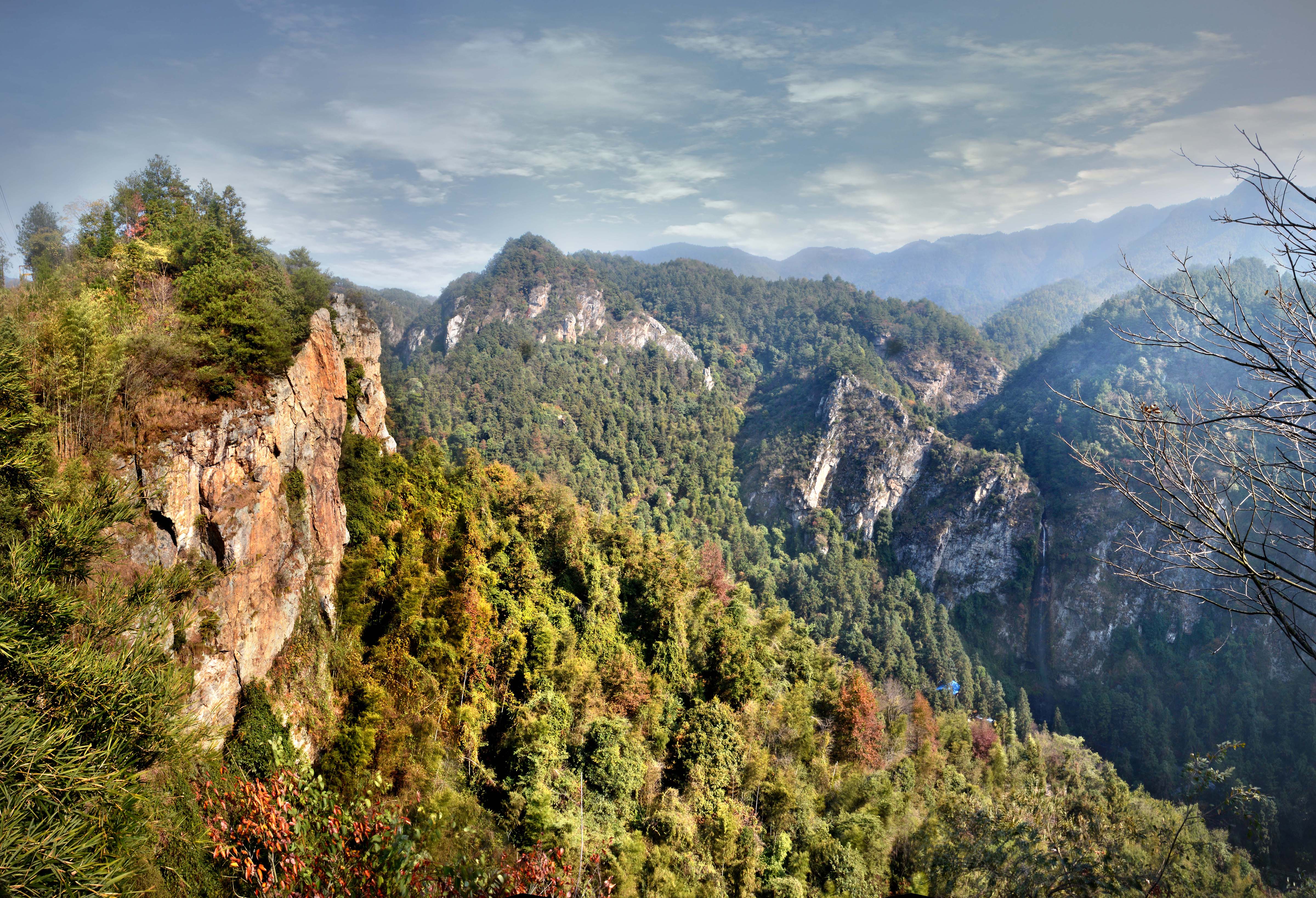 秋去冬来休闲赏秋何处去白水洞大峡谷层林尽染秋色正浓好去处