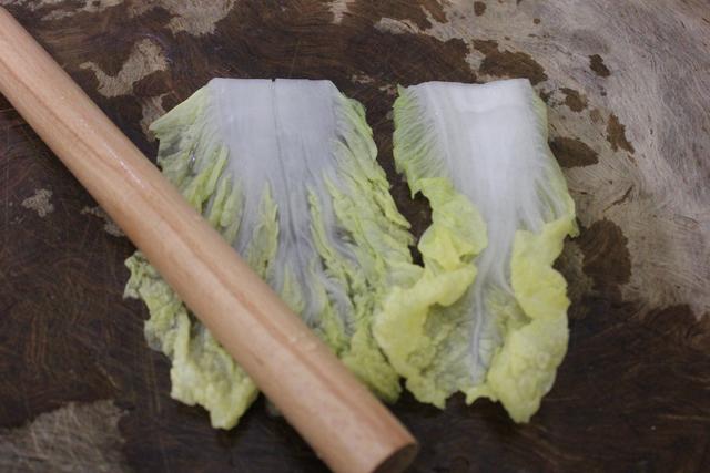 上海妈妈教你肉酿白菜卷家常做法鲜美多汁色泽透亮