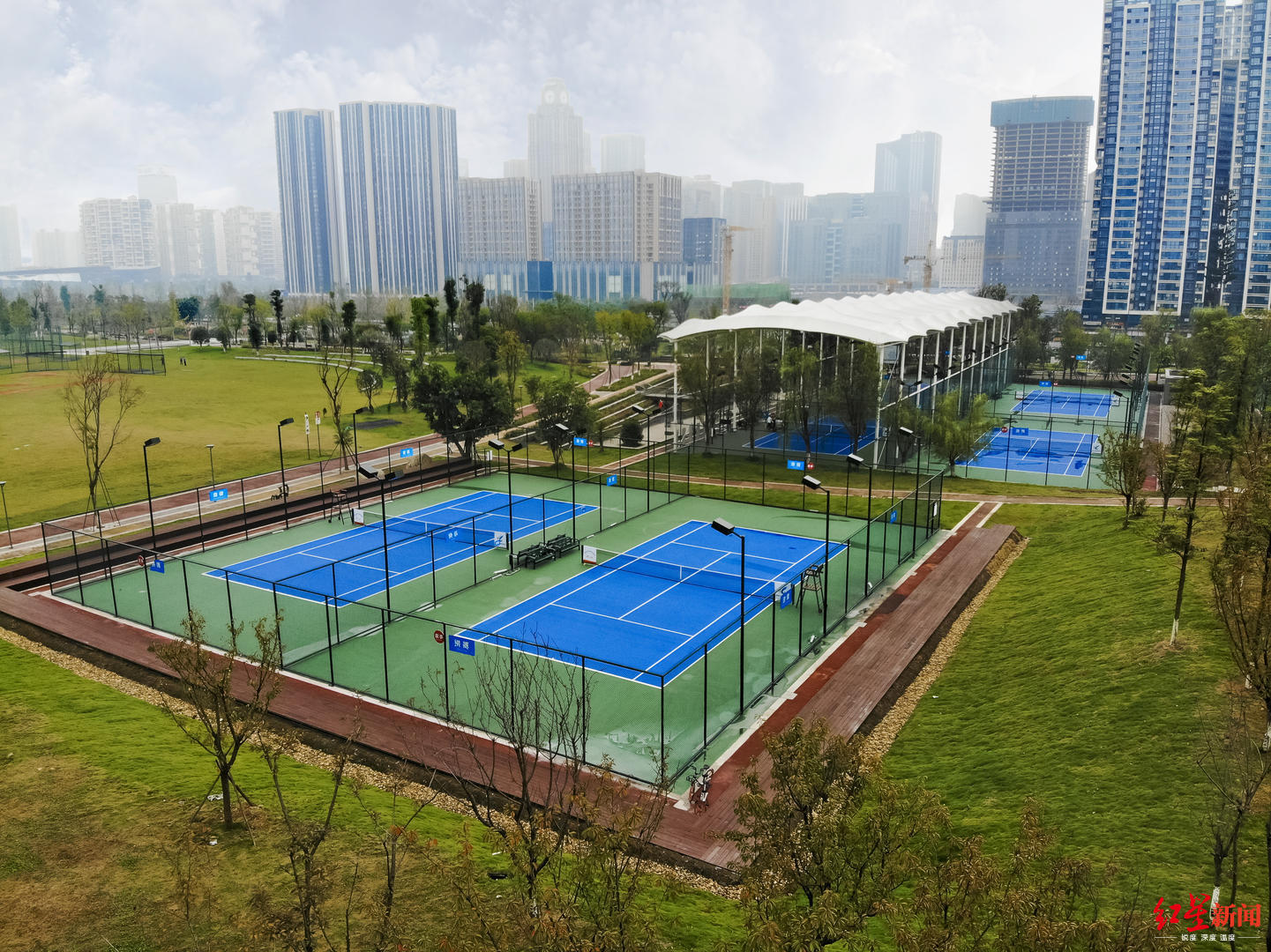 据刘彦博介绍,从4月开业到10月底,他们已经服务了100万人次,为150家