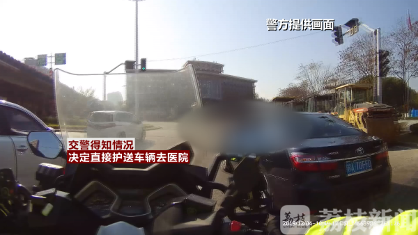 「荔枝新闻」20分钟晕3次！上网约车后又昏厥 交警铁骑开道紧急送医