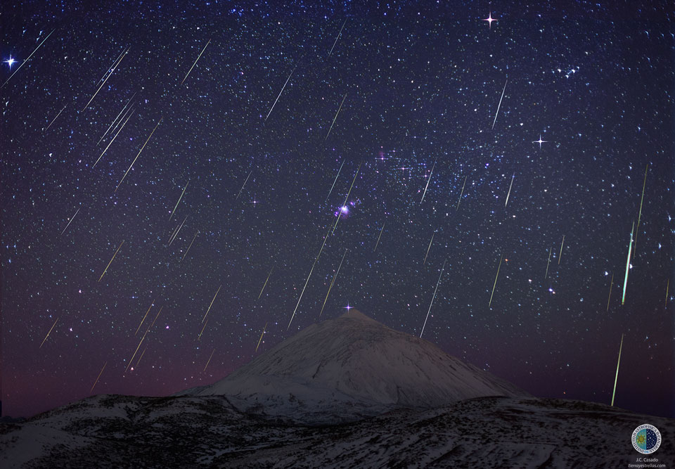 【天文在线】错过了双子座流星雨？没关系！这6张流星美图可以让你大饱眼福
