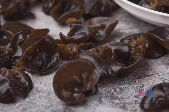 #科普中国#这样的木耳千万别吃，多人已中毒！赶紧告诉家里人