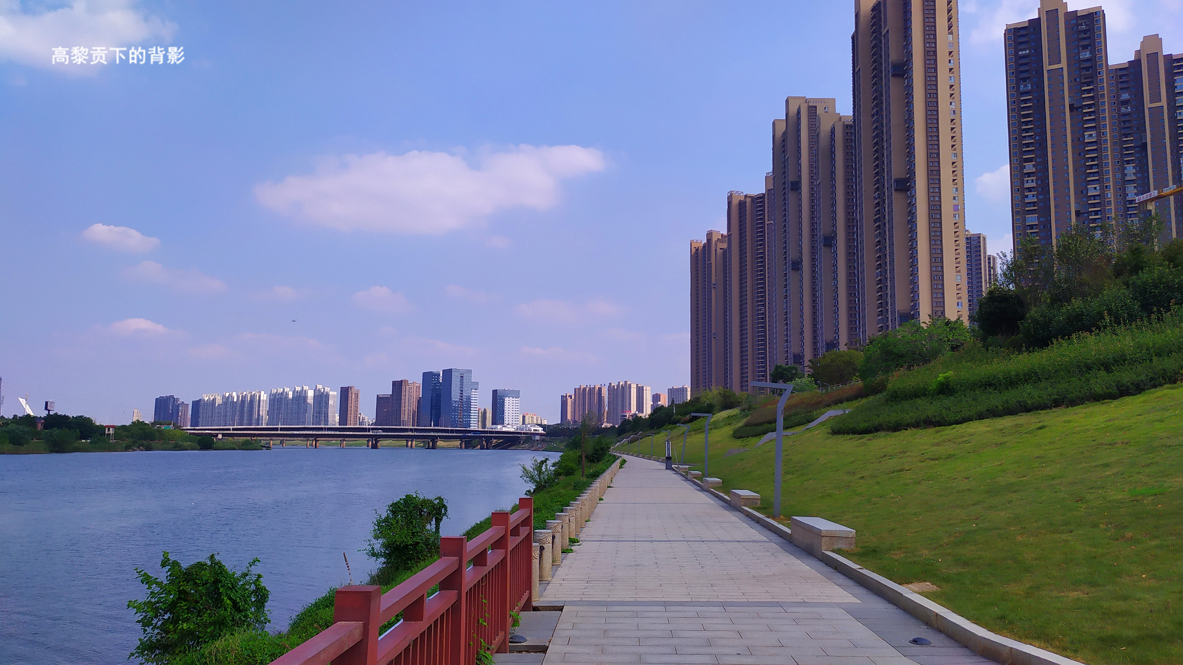湖南长沙芙蓉中路浏阳河大桥随拍桥与河互相映衬也挺漂亮的