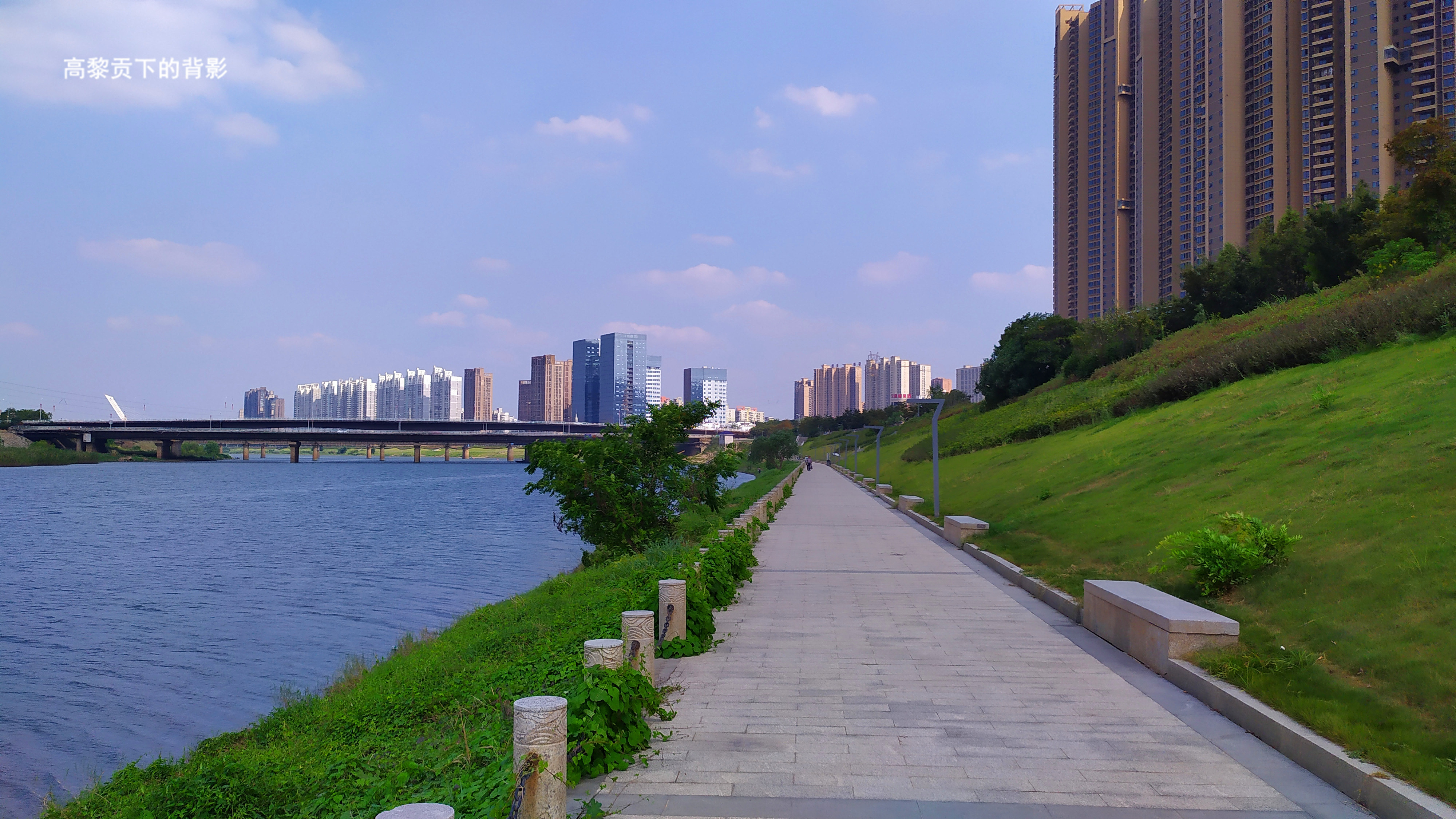 湖南长沙芙蓉中路浏阳河大桥随拍桥与河互相映衬也挺漂亮的