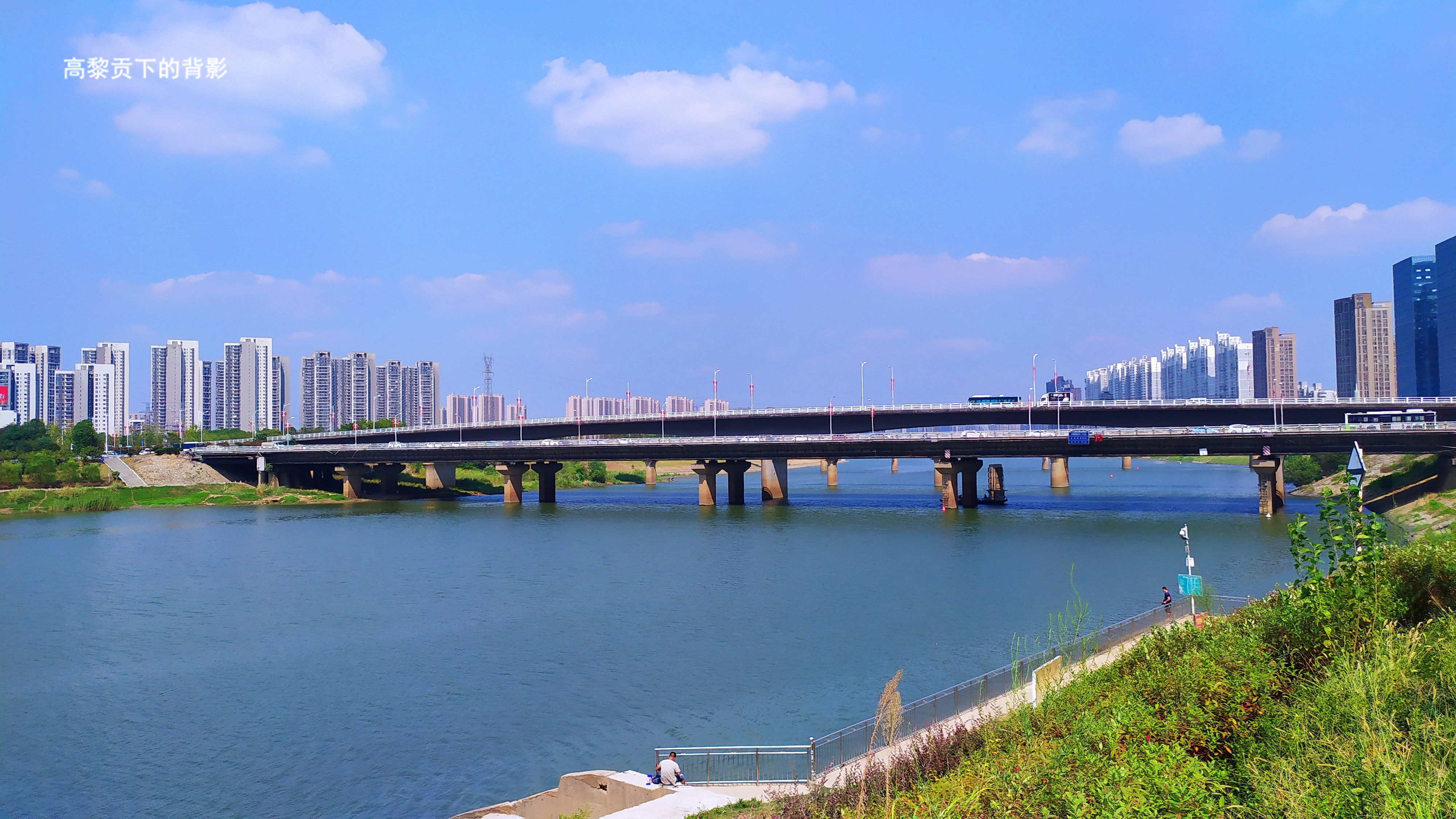 湖南长沙芙蓉中路浏阳河大桥随拍桥与河互相映衬也挺漂亮的