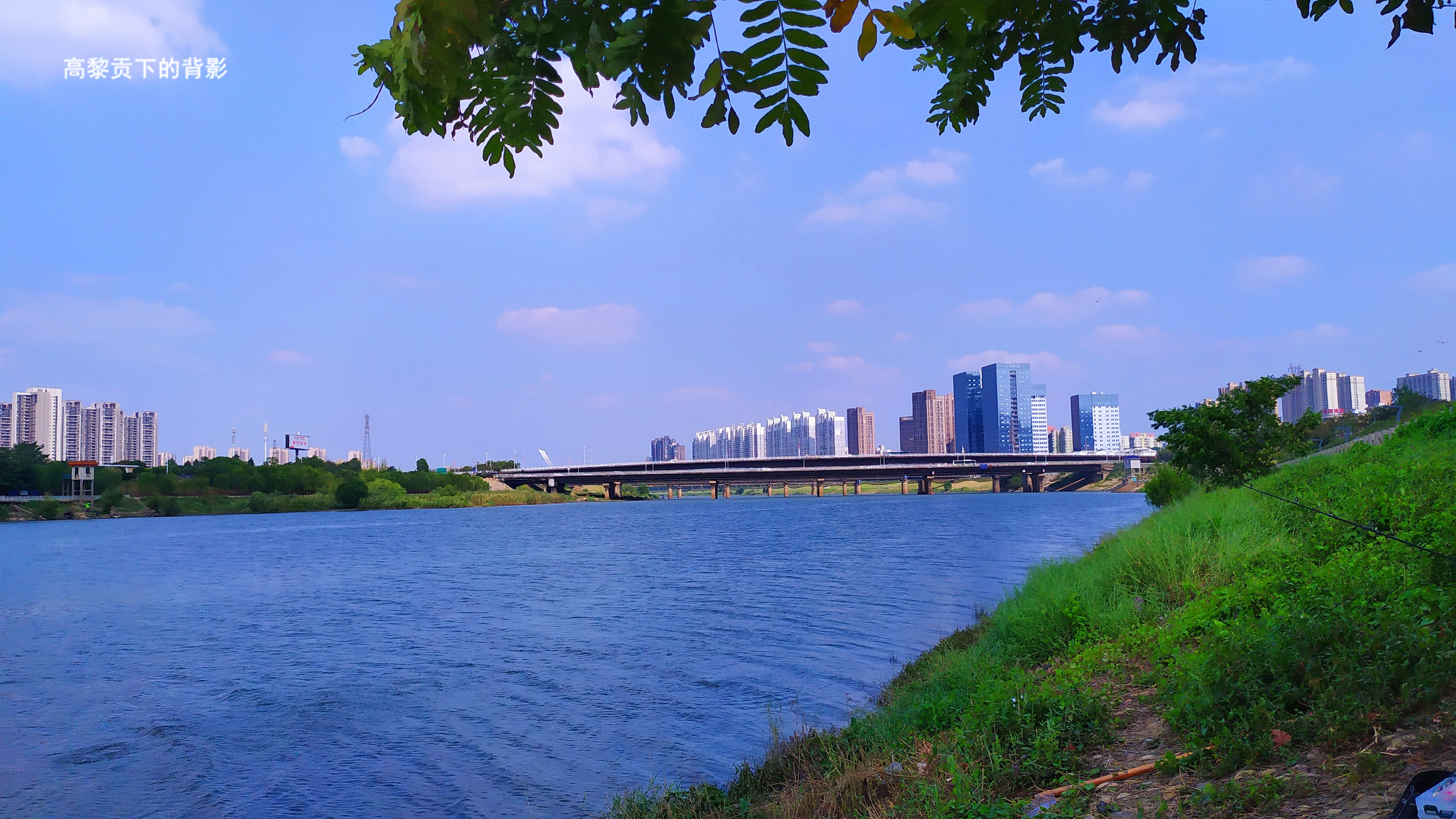 湖南长沙芙蓉中路浏阳河大桥随拍桥与河互相映衬也挺漂亮的