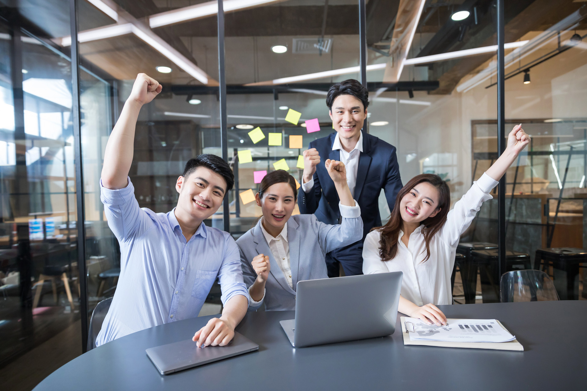 努力工作,领导却从来看不见?你要提高自己的职场"可见度"