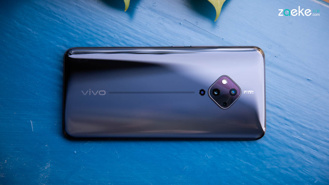 拥有菱形摄像头的vivo s5,在美颜拍照这件事上很有菱性