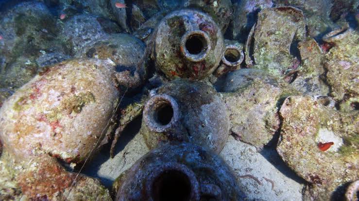 【环球时报】希腊周边寻获迄今最大罗马沉船，发现装葡萄酒橄榄油大量陶器