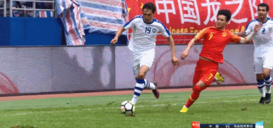 「代古龙」韦世豪式犯规，中国香港铁卫剪刀脚飞铲，王子铭运气好险些断腿