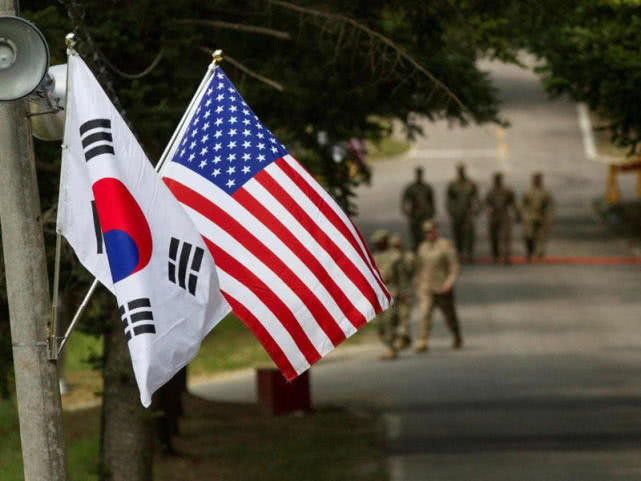 环球时报■终于松口，美国不再要求韩国支付近50亿美元驻韩美军费用