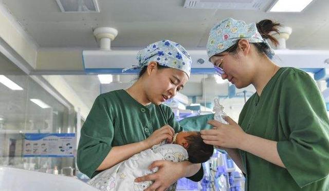 不允许生娃的时候抢着生现在放开了为什么反而不愿意生娃了