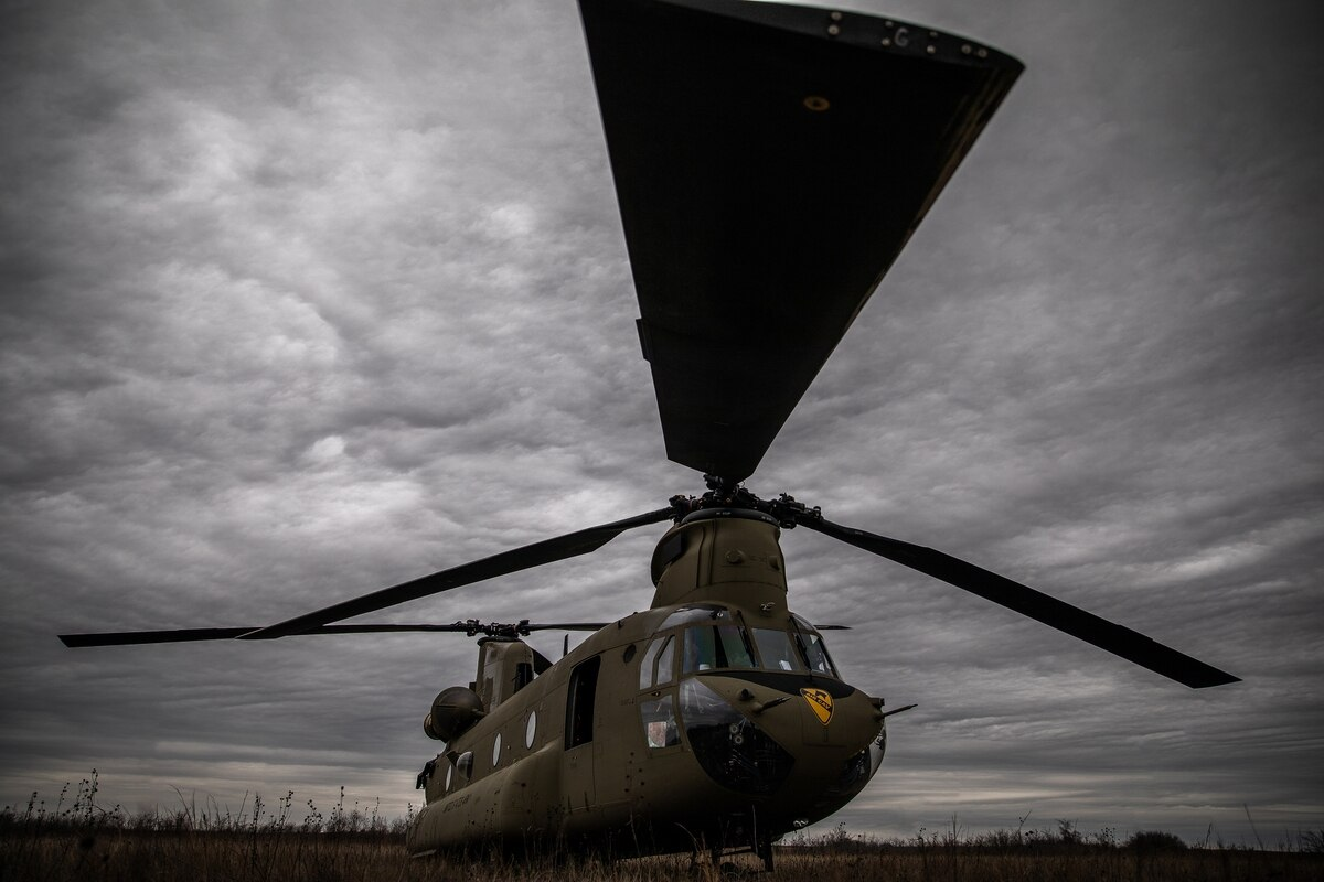 【环球时报】美国增加预算让陆军买最新版“支奴干”，陆军却一点也高兴不起来