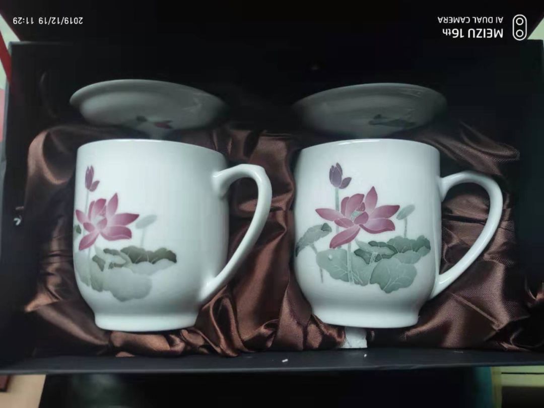 中国经济网@腾讯给员工发iPhone11 Pro算什么！这个地方直接发金条……