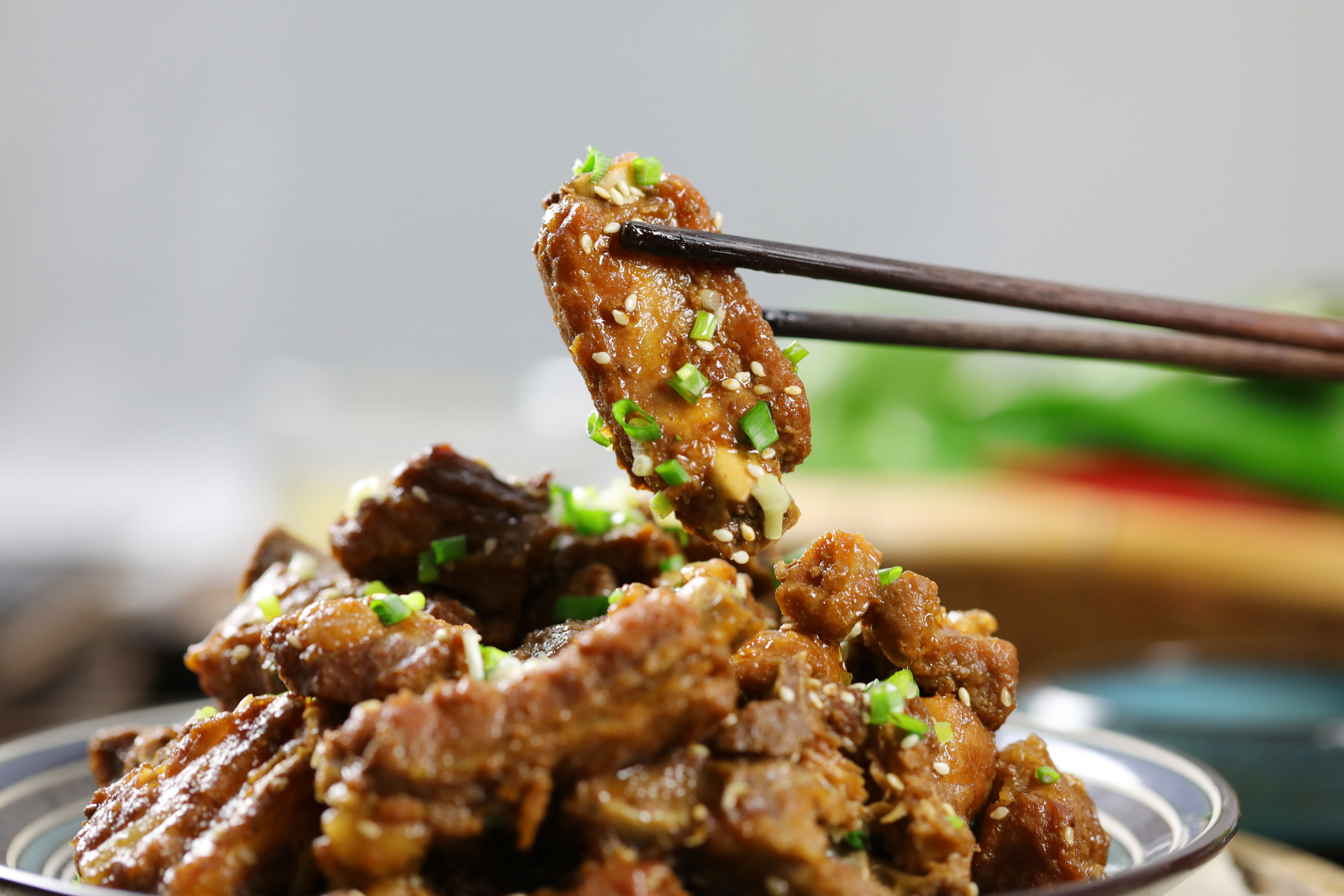 排骨这么焖,不加一滴水,补充钙质,孩子爱吃体格强壮_人民号