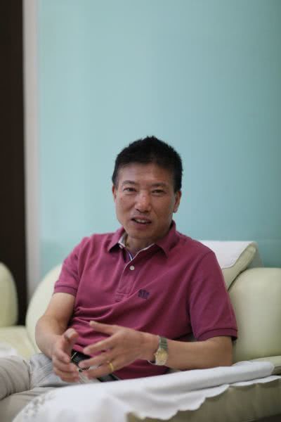 「环球时报」中国研制出世界顶级箱式火箭炮，射程达300公里，成本只有导弹1/3