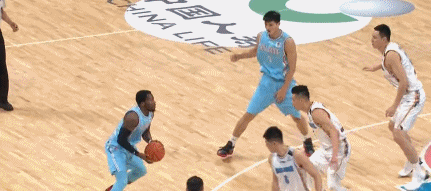 菲尔德和朱彦西互喷