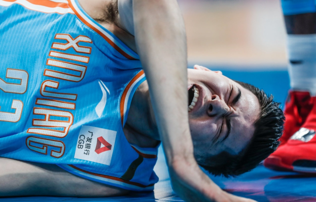 阿不都沙拉木受伤