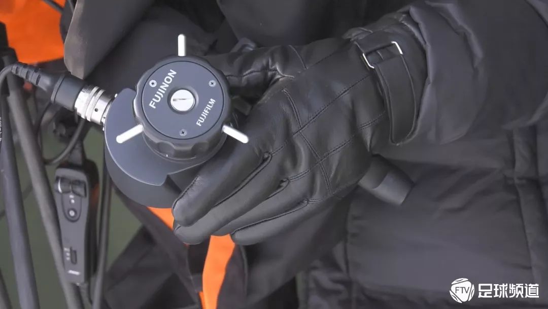 魅力科左中旗：“十四冬”雪地足球赛场边的绿帐篷