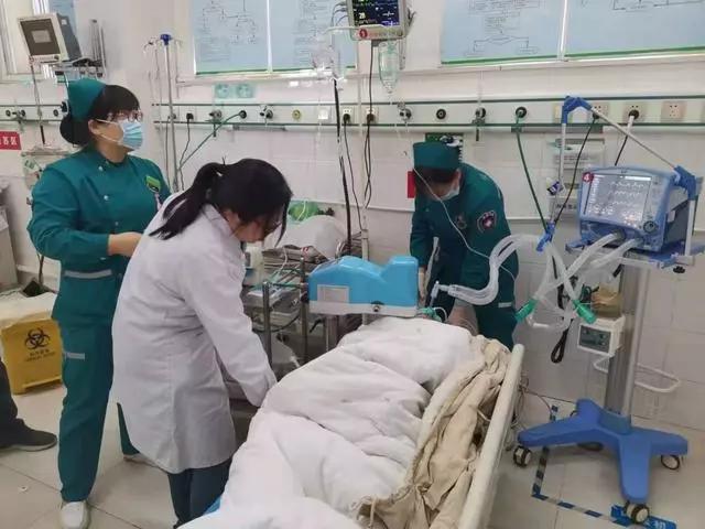「新浪南阳看点」花季少女轻生命悬一线 南阳医专一附院急诊科全力抢救转危为安