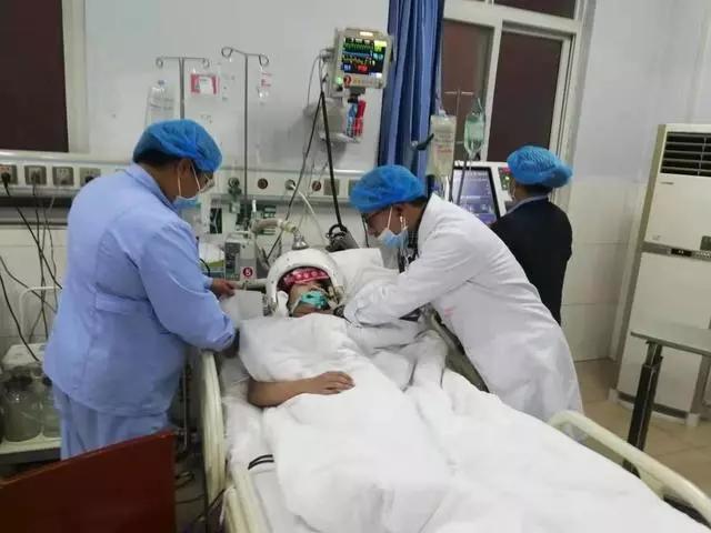 「新浪南阳看点」花季少女轻生命悬一线 南阳医专一附院急诊科全力抢救转危为安