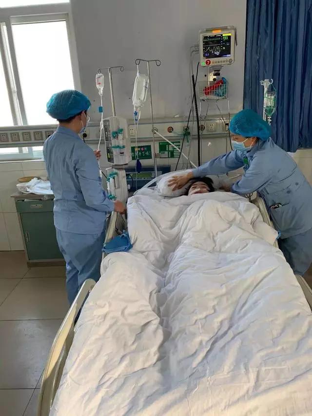 「新浪南阳看点」花季少女轻生命悬一线 南阳医专一附院急诊科全力抢救转危为安