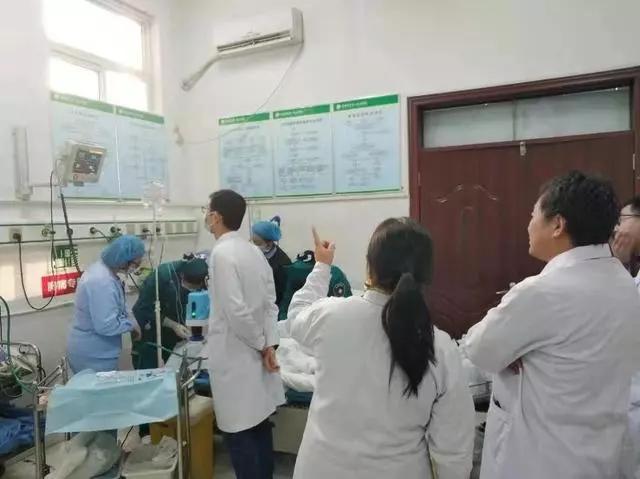 「新浪南阳看点」花季少女轻生命悬一线 南阳医专一附院急诊科全力抢救转危为安