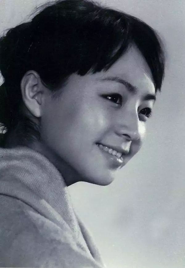 宋丹丹年轻时漂亮图片