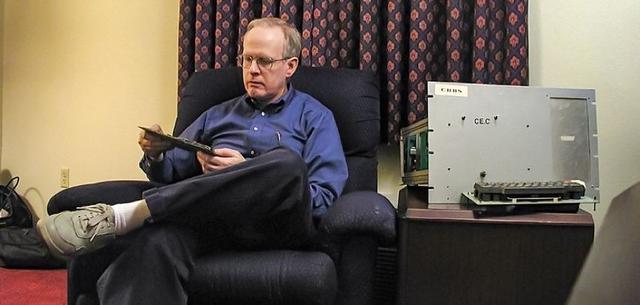 与苏思一起创造CBBS的计算机专家