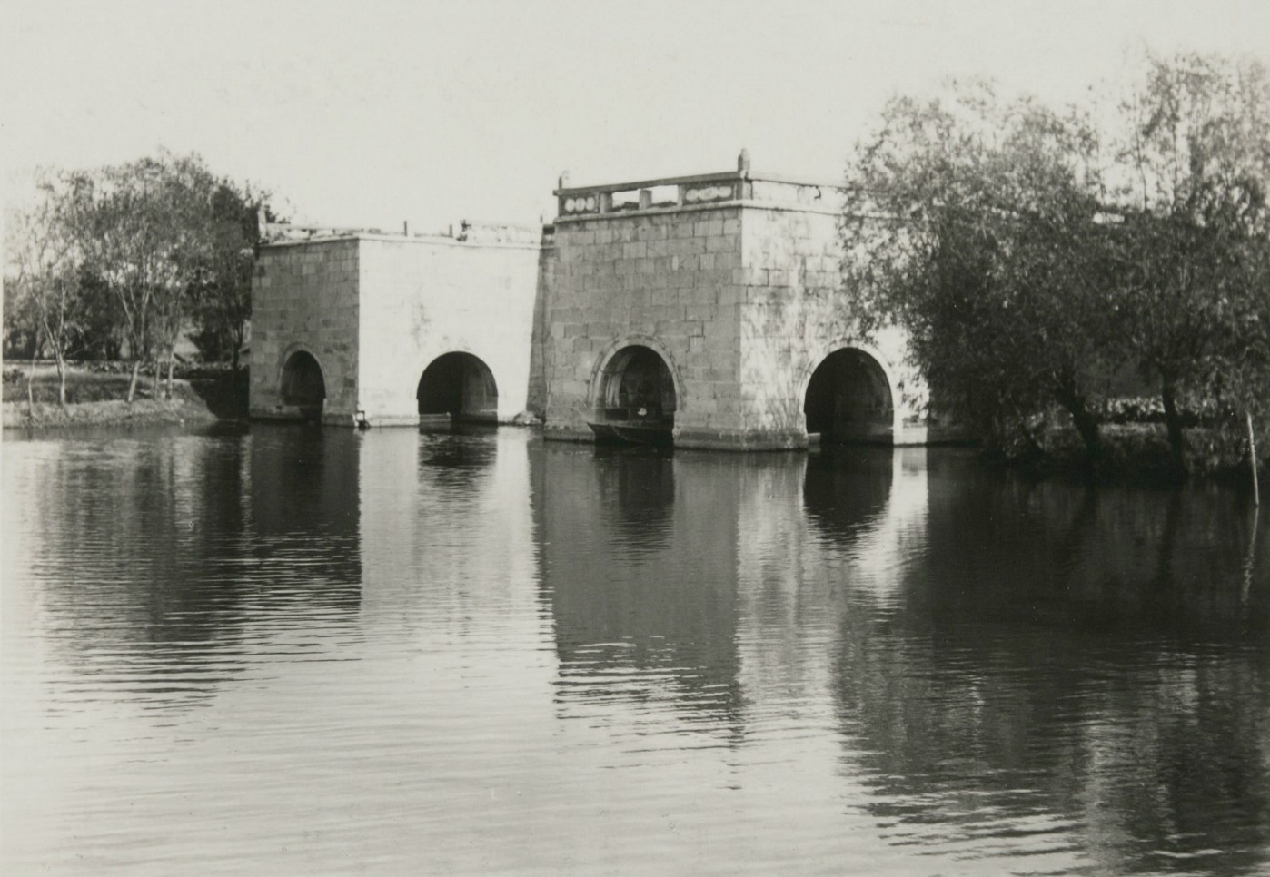 80多年前的江苏扬州老照片史可法墓园与独具风韵的廋西湖