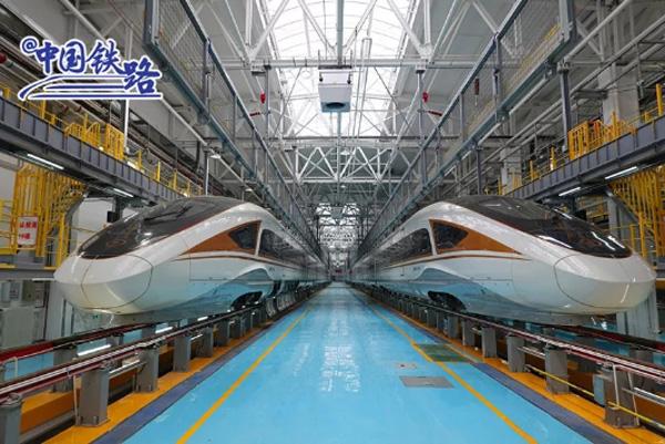 #中央纪委国家监委网站#新闻背后｜30日8时30分 高铁G8811次列车从北京北站发出 百年京张：从争气路到先行路