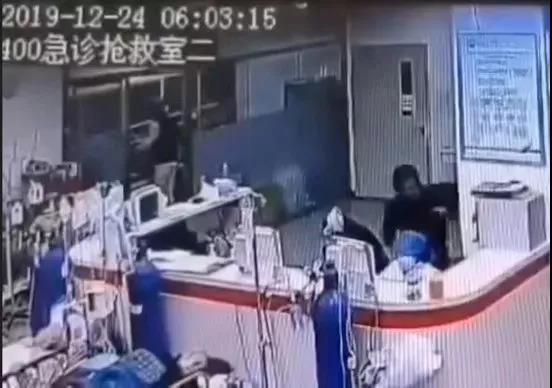 【长城网】杀医是恶疾，得好好治