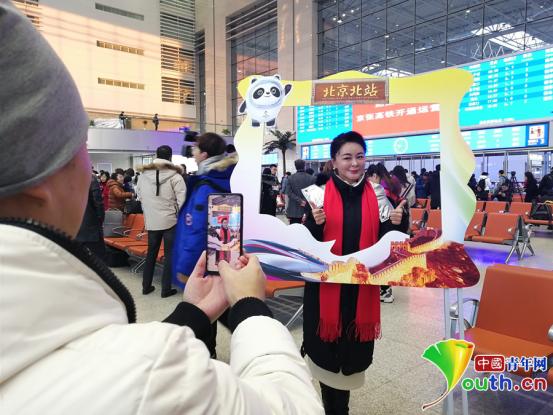 「生活报」国人的骄傲——旅客为京张高铁点赞