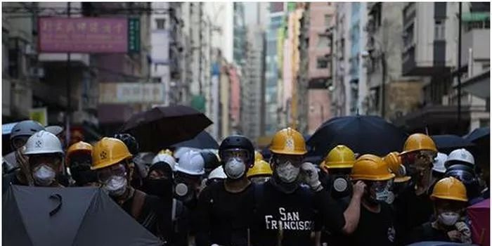 【环球时报】“我们不是暴徒啊，为何有内地同胞攻击我们？”