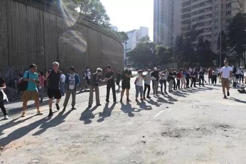 【环球时报】“我们不是暴徒啊，为何有内地同胞攻击我们？”