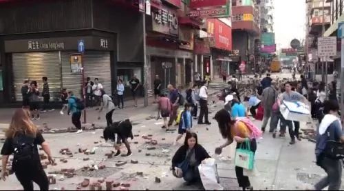 【环球时报】“我们不是暴徒啊，为何有内地同胞攻击我们？”