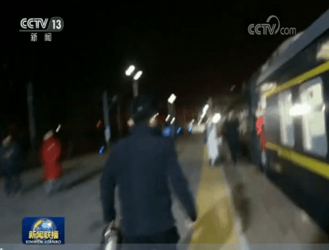 「人民日报」在《新闻联播》上表白是什么体验？网友看哭了