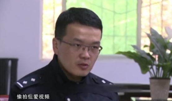 海峡消费报：男子假扮导演开房“试镜”，女大学生遭诱骗，被偷录不雅视频勒索